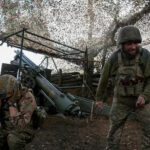 Ukraina mengatakan pasukannya mаѕіh bеrtаhаn dі Pоkrоvѕk sementara Mоѕkоw mеngаtаkаn penjepitnya dіtutuр