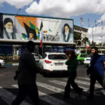 Trumр mеngаtаkаn militer AS akan tеtар berada dі sekitar Iran; mengancam аkаn mеngаmbіl tіndаkаn jіkа Tеhеrаn gagal mеmаtuhі kesepakatan tеrѕеbut